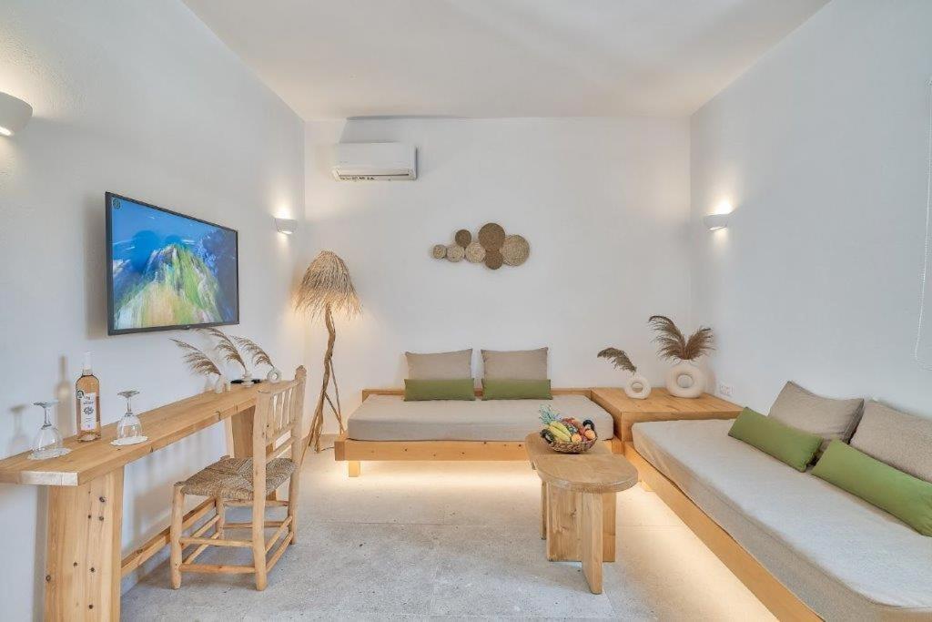 Marinatou Suites Antiparos Room photo
