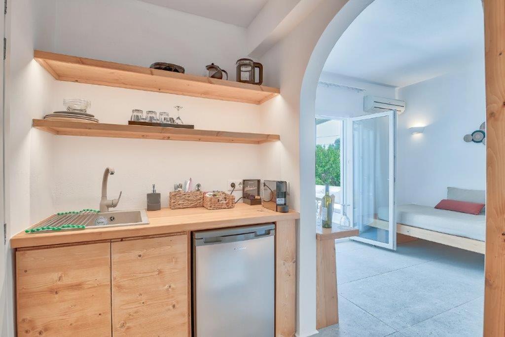 Marinatou Suites Antiparos Room photo