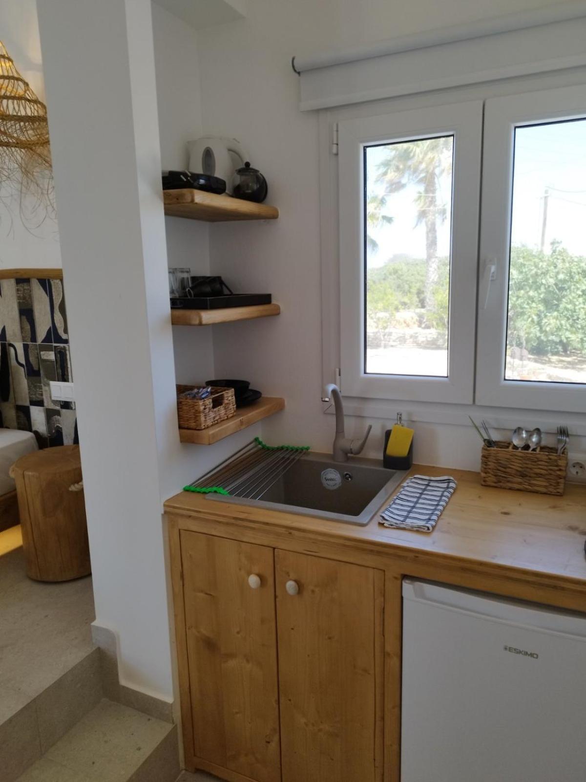 Marinatou Suites Antiparos Exterior photo